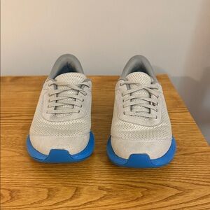 Kizik Athens 2 Harbor Mist/ Super Sonic size 4Y